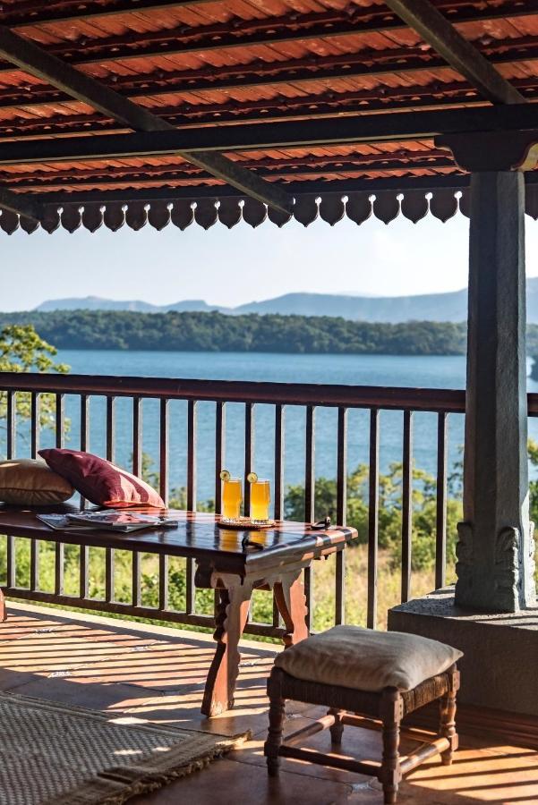 Saffronstays Anantham, Kamshet - Pet-Friendly Lakefront Villa With A Huge Verandah Nethersole Dam Екстериор снимка